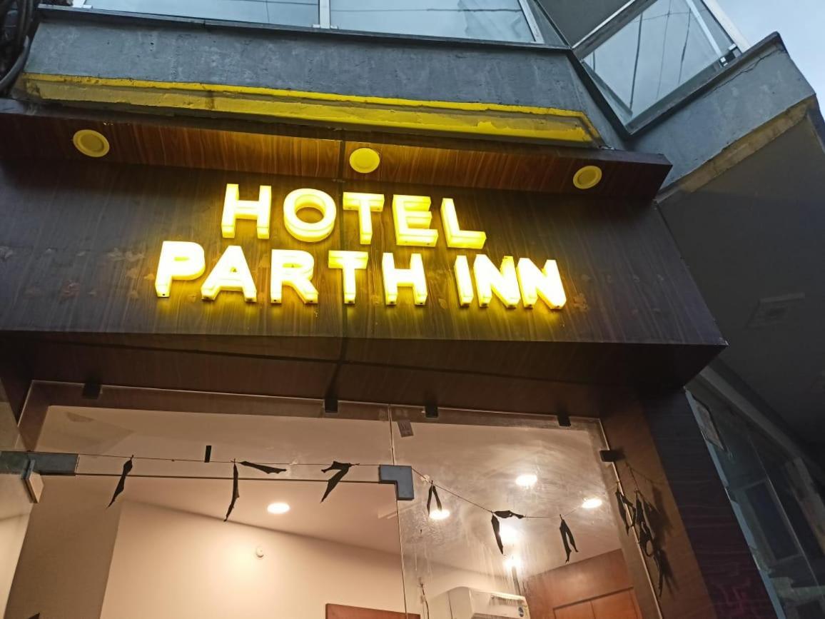 Hotel Parth Inn Rishīkesh Esterno foto