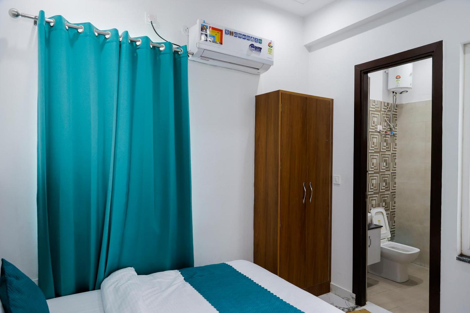 Hotel Parth Inn Rishīkesh Esterno foto