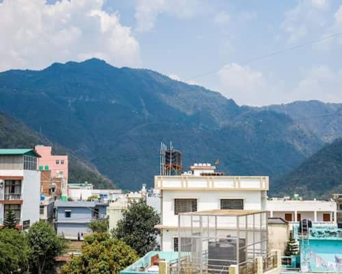 Hotel Parth Inn Rishīkesh Esterno foto