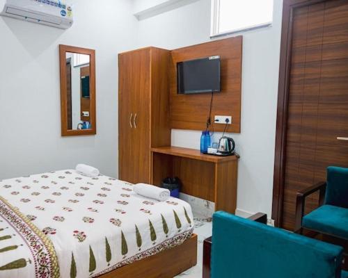 Hotel Parth Inn Rishīkesh Esterno foto